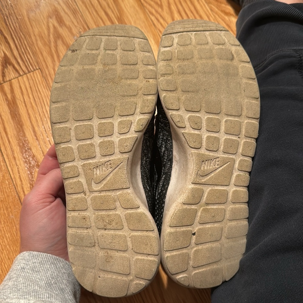 Black Nike sneakers - Picture 5 of 5